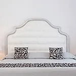 جراند بيتش Mykonos Town