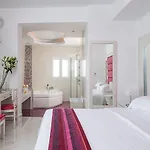 جراند بيتش Mykonos Town