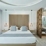 جراند بيتش Mykonos Town